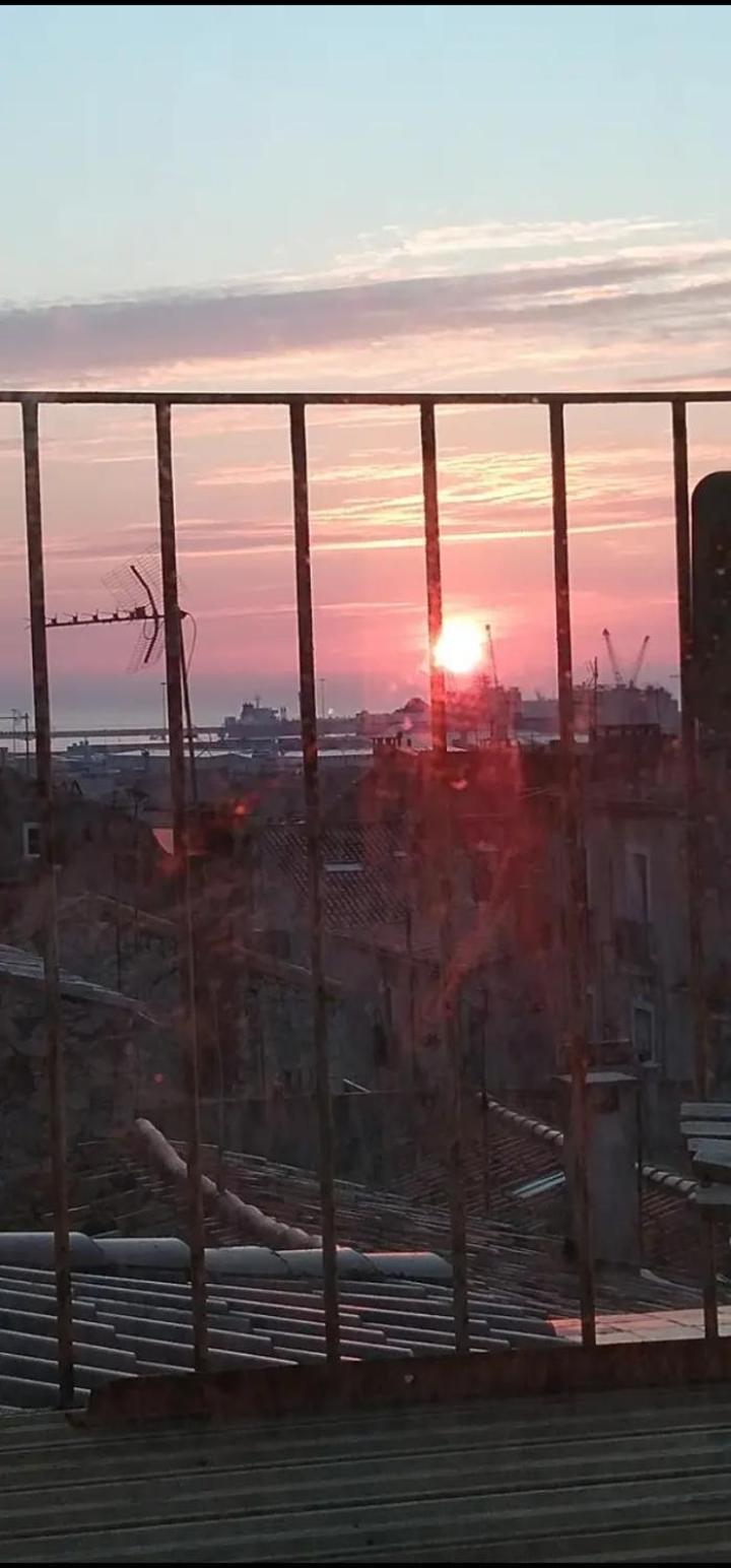 Terrasse De La Revolution Lägenhet Sète Exteriör bild